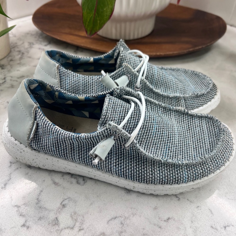 Hey Dude Wendy Blue Woven Slip On Loafers Womens Size 7 Moccasins Lightweight